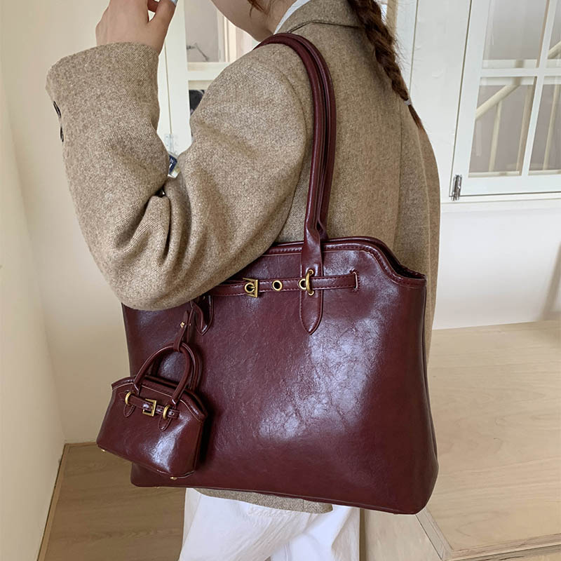 LEFTSIDE Big PU Leather Short  - Women Bags For Airport 评论和价格